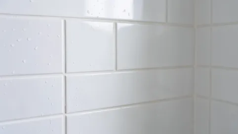 jak odnowić kafelki w łazience