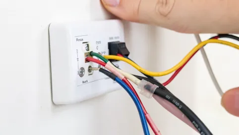 Jak podłączyć włącznik schodowy Polmark Rosa