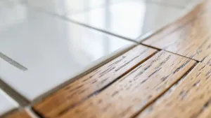 Jak połączyć płytki z drewnem