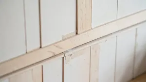 Jak położyć panele podłogowe na ścianie