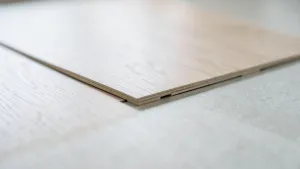 jak położyć panele winylowe na podłogę