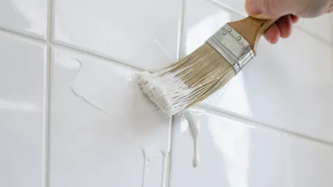 Jak pomalować kafelki w łazience