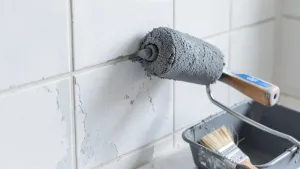 jak pomalować płytki w łazience