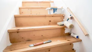 Jak pomalować schody drewniane