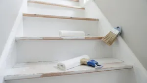 Jak pomalować schody drewniane na biało
