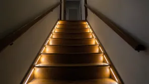 Jak rozmieścić oświetlenie schodowe