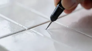 Jak skuć płytki bez uszkodzenia