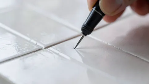 Jak skuć płytki bez uszkodzenia