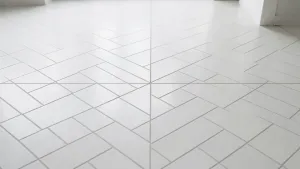 Jak układać płytki na podłodze w karo czy prosto