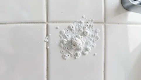 Jak Usunąć Biały Nalot Na Płytkach