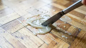 Jak usunąć klej po parkiecie
