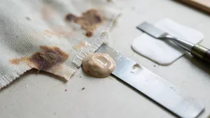 Jak usunąć klej tapicerski