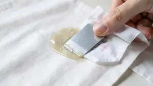 Jak usunąć klej z prasowanki