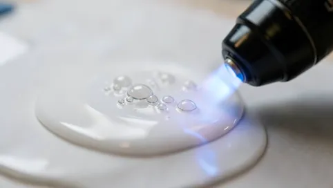 Jak usunąć pęcherzyki powietrza z żywicy epoksydowej