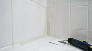 Jak uszczelnić fugi w prysznicu