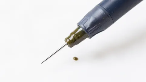 Jak wyjąć klej z pistoletu