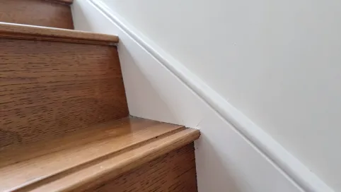 jak wykończyć boki schodów