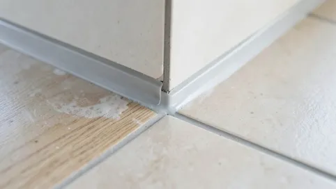 Jak Wykończyć Płytki Przy Podłodze