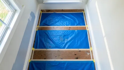Jak zabezpieczyć schody przed malowaniem