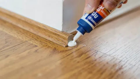 Jak zamontować listwy przypodłogowe na klej