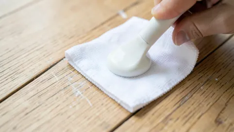 Jak zlikwidować rysy na panelach podłogowych