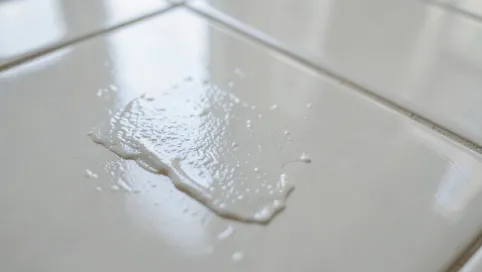 Jak zmatowić płytki