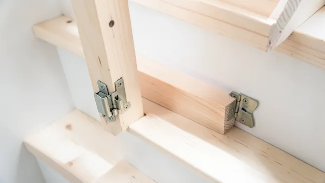 Jak zrobić drzwi na schodach