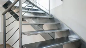 Jak zrobić schody metalowe wewnętrzne