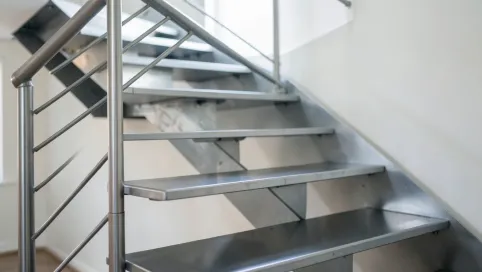 Jak zrobić schody metalowe wewnętrzne