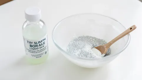 Jak zrobić slime z kleju w płynie