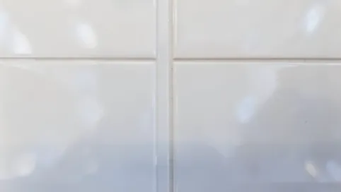 Jak zrobić spadek na płytkach