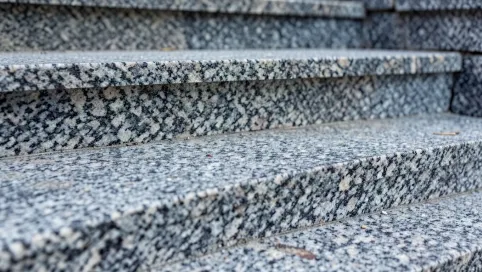 Jaki granit na schody zewnętrzne