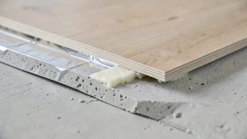 jaki grunt pod panele podłogowe