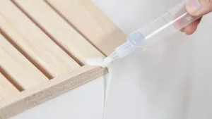 Jaki klej do lameli na ścianę