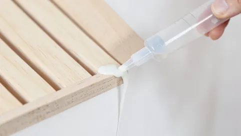 Jaki klej do lameli na ścianę