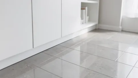 Jakie płytki do białych mebli