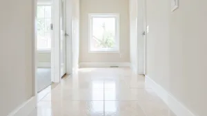 jasne płytki do przedpokoju