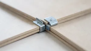 Klamry do paneli podłogowych