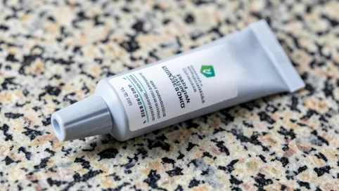 Klej do granitu w tubie