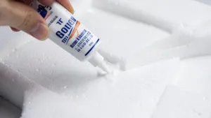 Klej do kasetonów styropianowych