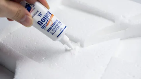 Klej do kasetonów styropianowych