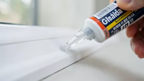 Klej do listew przypodłogowych poliuretanowych