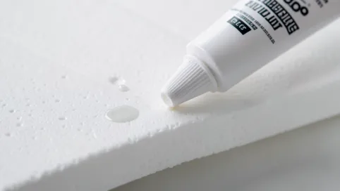 Klej do listew styropianowych