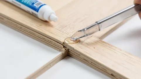 Klej do naprawy paneli podłogowych