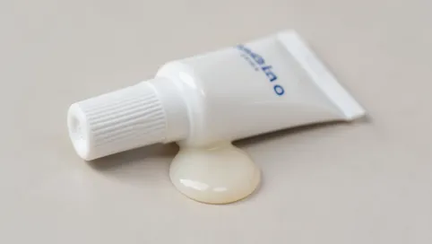 klej do zebow porcelanowych