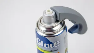Klej kontaktowy w sprayu