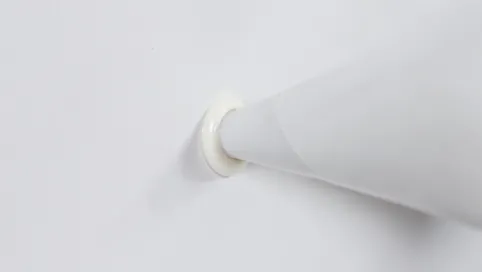 Klej montażowy do ściany