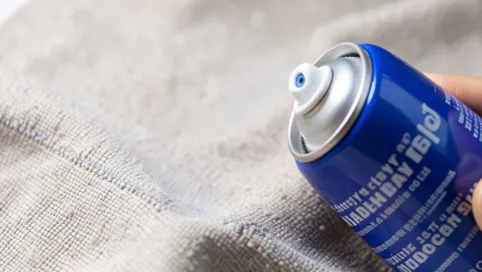 Klej w sprayu do materiału