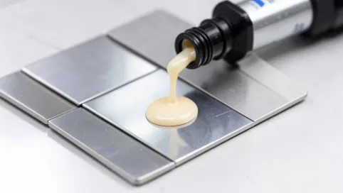 Klej żywiczny do metalu