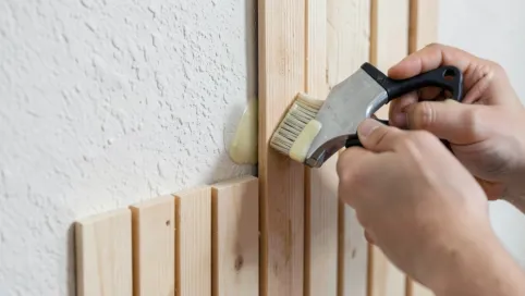 Klejenie lameli do ściany